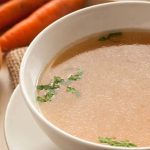 Salud y sabor en un caldo de huesos