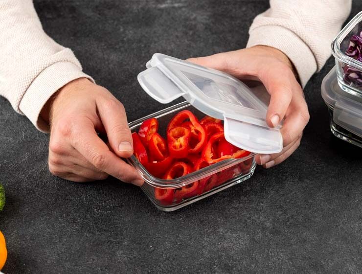 es_nocivo_calentar_la_comida_en_envases_plasticos-12
