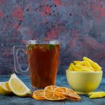 Refresco caliente de cebada y limón