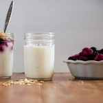 Bowl de yogur proteico con frutos rojos